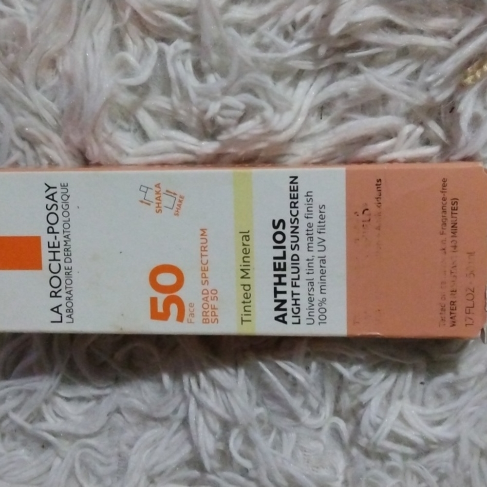 LA ROCHE POSAY TINTED ANTHELIOS 50 MINERAL SPF 50 1.7OZ